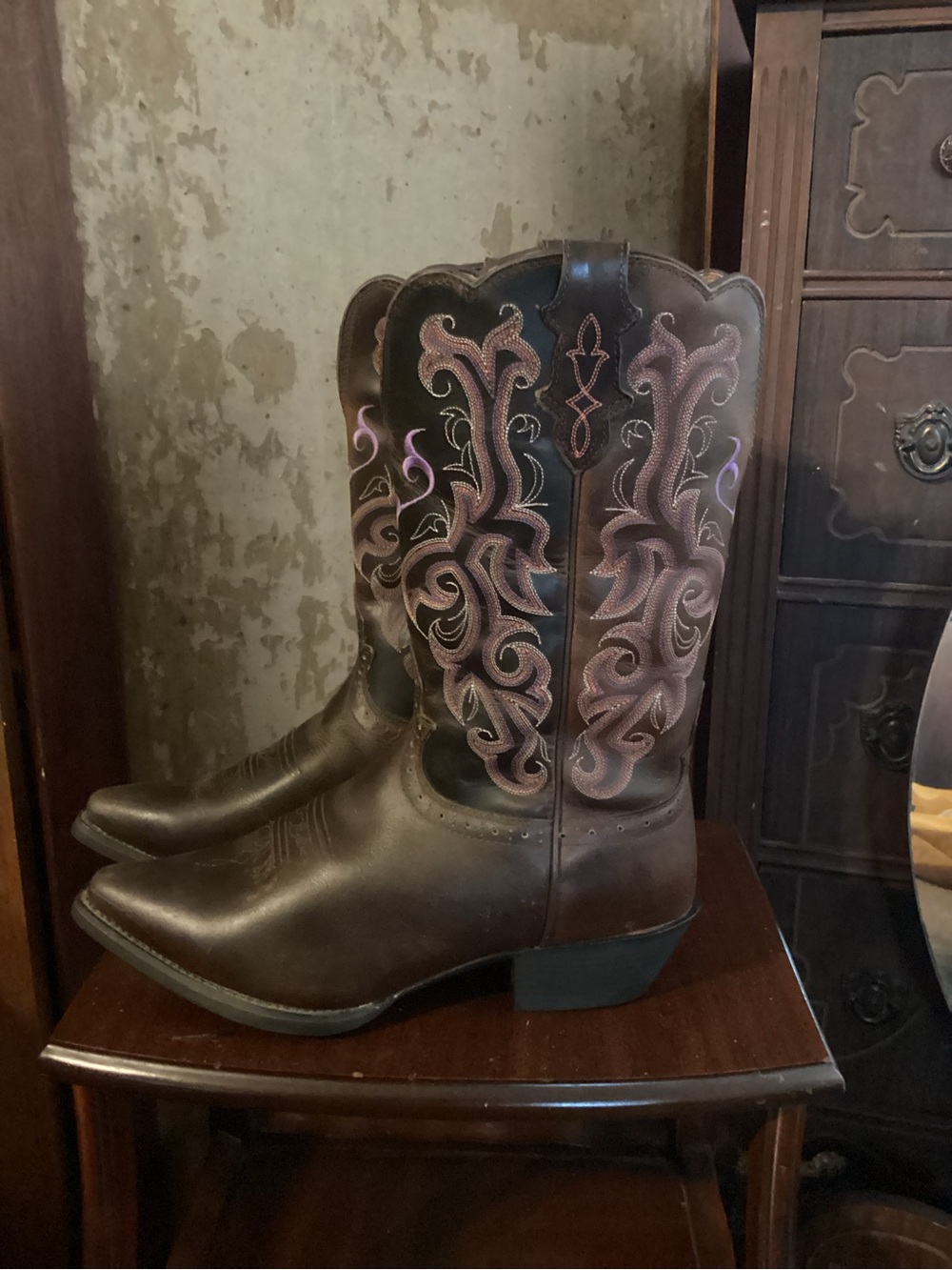 Justin Boots Brown Leather Western Boots with Pink Embroidery